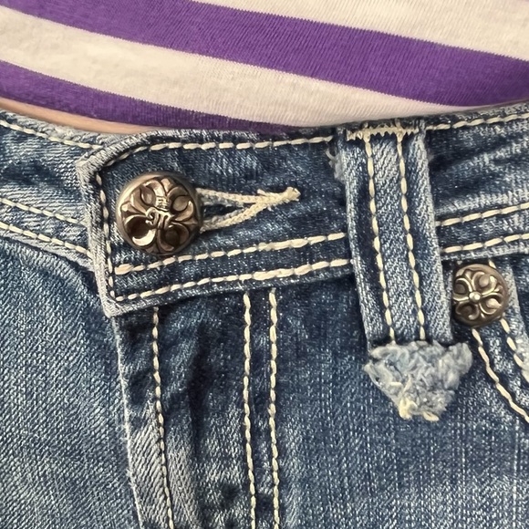 Miss Me Embellished Distressed Medium-Wash Shorts |27 - Picture 4 of 15